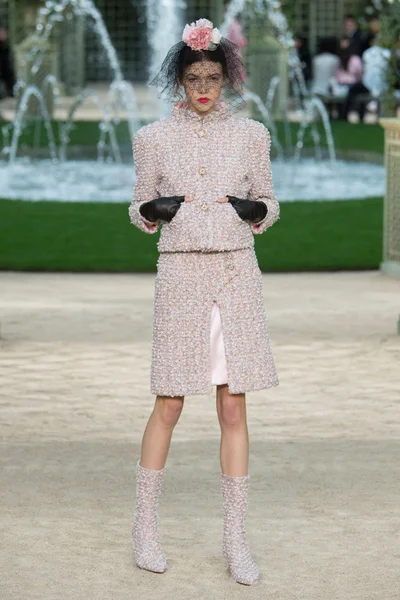 Look 8